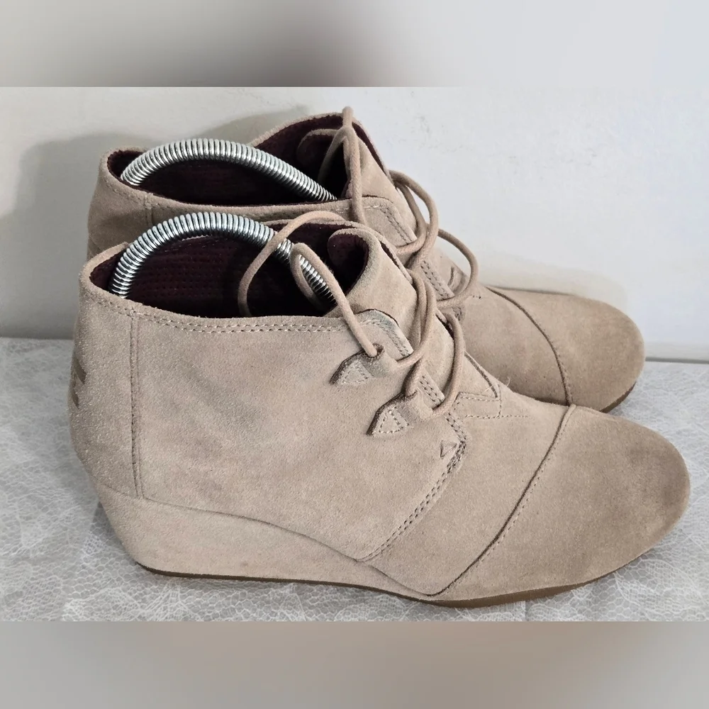 Toms Original One For One Suede Ankle Boots 10 Oatmeal